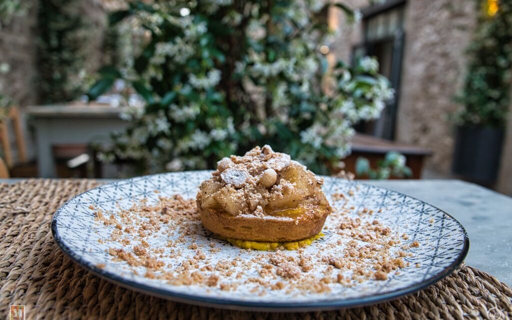 Semplice ma buona: la crostatina con crema al tuorlo