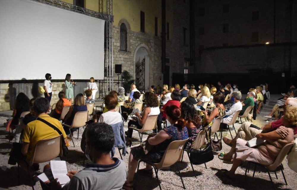 “Sotto Le Torri” tra cinema e cultura. L’intervista a Donatella Ferretti