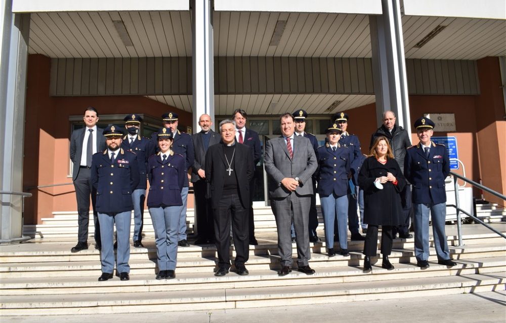 Mons. Gianpiero ha fatto visita alla Questura di Ascoli